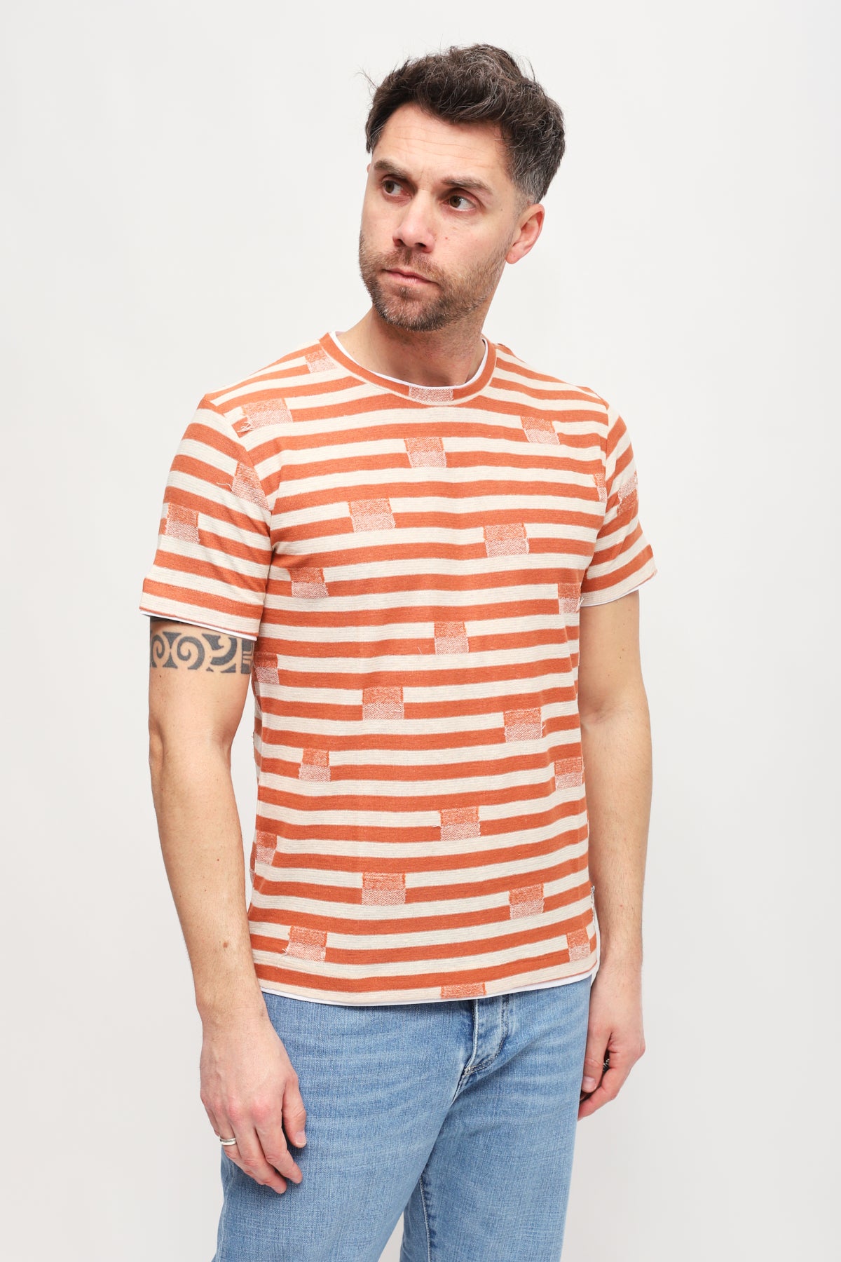 T-shirt Falls a righe multicolore