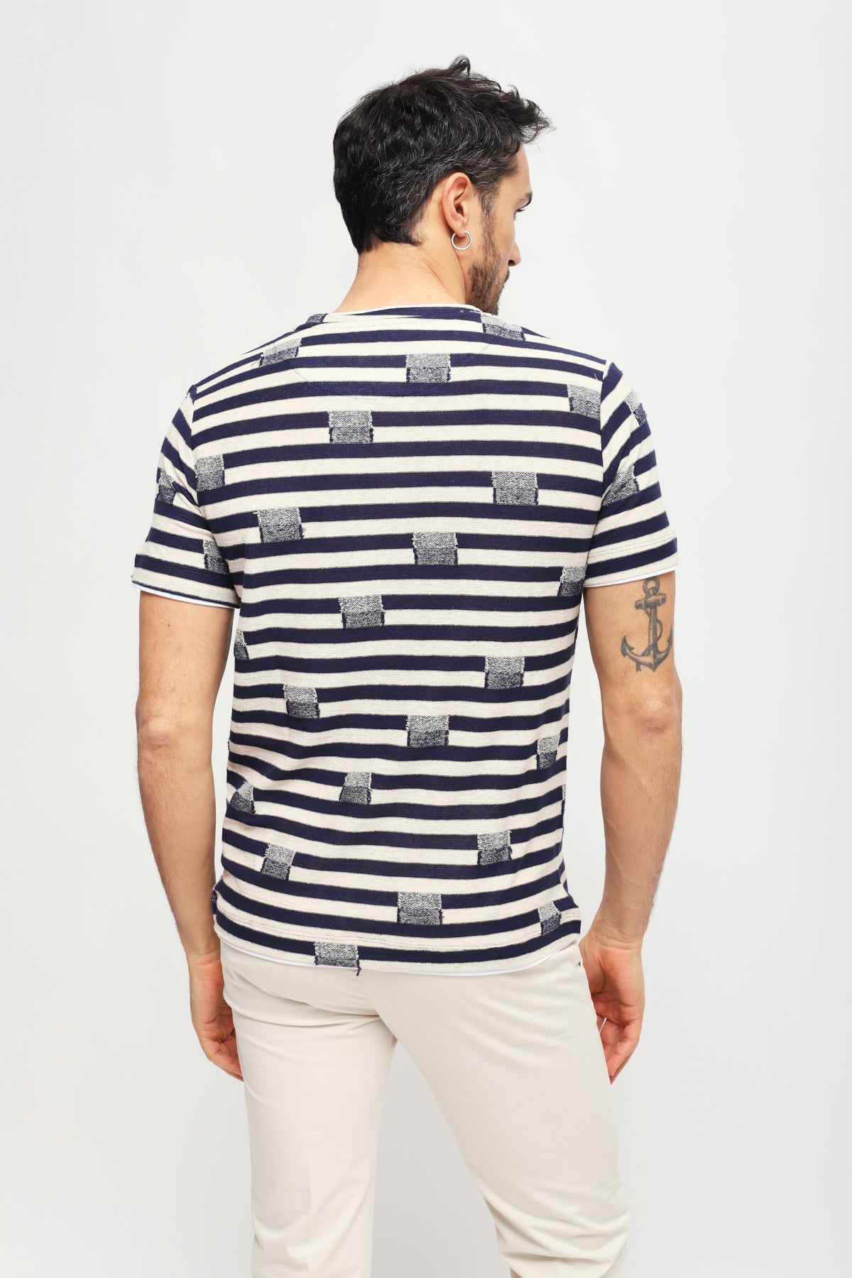 T-shirt a righe Bianche e Nere